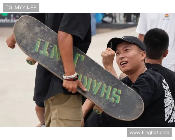 西安滑板队勇攀高峰的奋斗故事与联赛精彩瞬间回顾