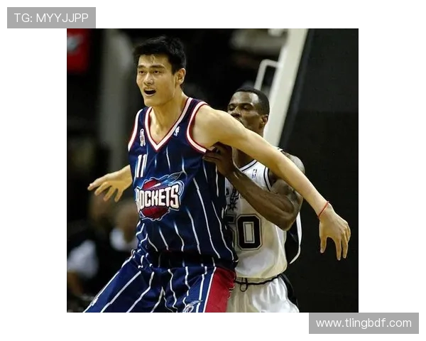 2002年姚明初登NBA舞台对阵湖人展现巨星潜力与篮球魅力 2002年姚明初登NBA舞台对阵湖人展现巨星潜力与篮球魅力