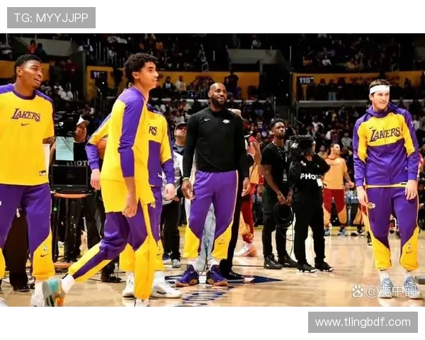 2009年湖人队与黄蜂队激战回顾：经典对决与精彩瞬间全解析