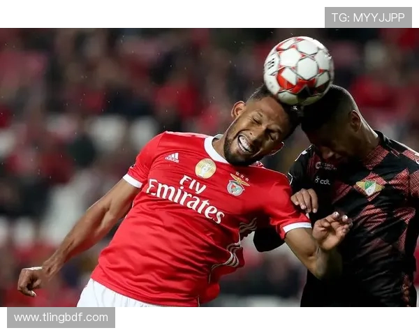 本菲卡与里斯本本竞技的激烈对决揭示葡超联赛的竞争魅力与球队实力较量 本菲卡与里斯本本竞技的激烈对决揭示葡超联赛的竞争魅力与球队实力较量