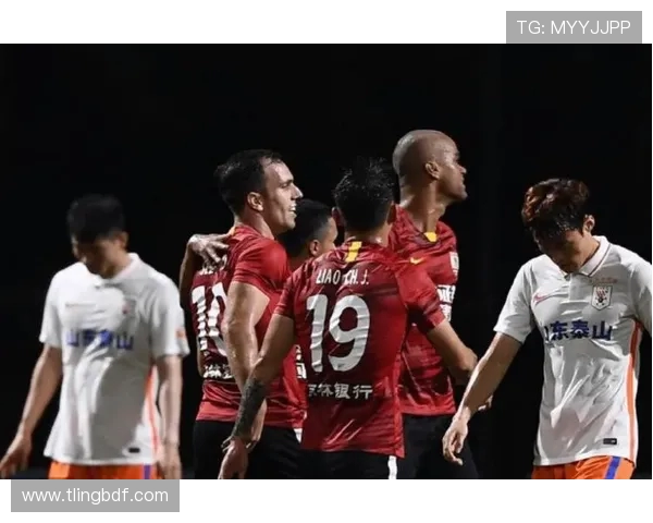 杭州足球队以86分稳居大师赛积分榜首位争冠形势明朗